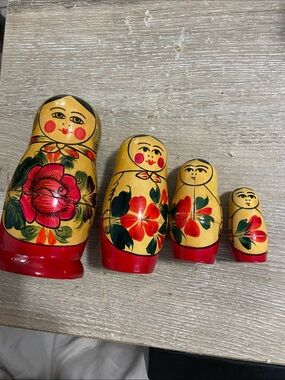 Vintage Russian Handmade Wooden Matryoshka Nesting Dolls Set Red Floral
